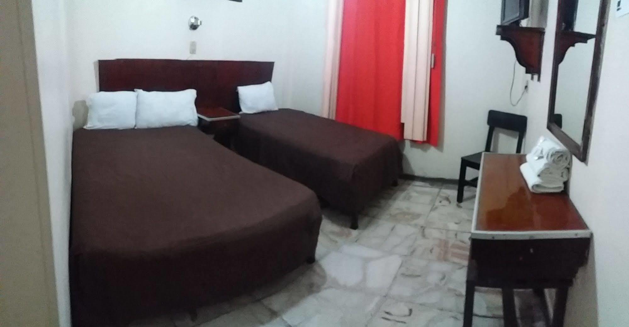 Hotel Colon De Zacatecas Esterno foto